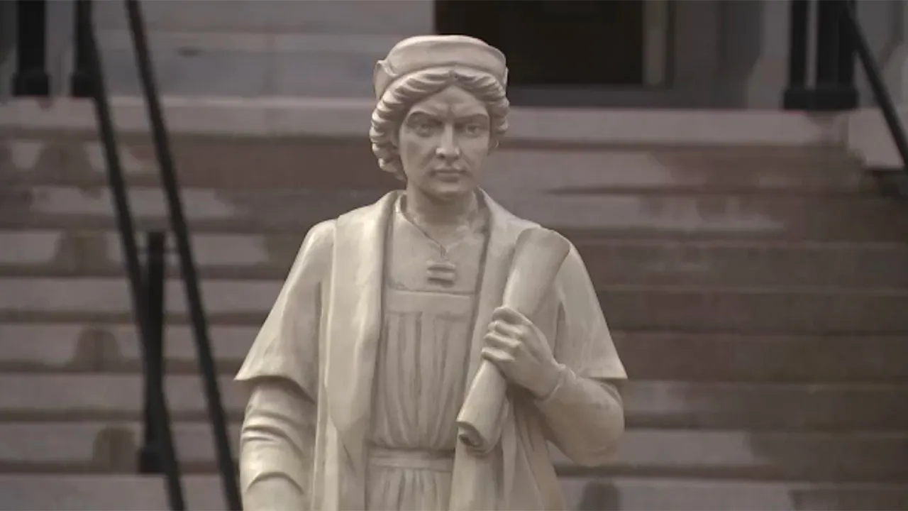Replica statue of Christopher Columbus placed on White House grounds