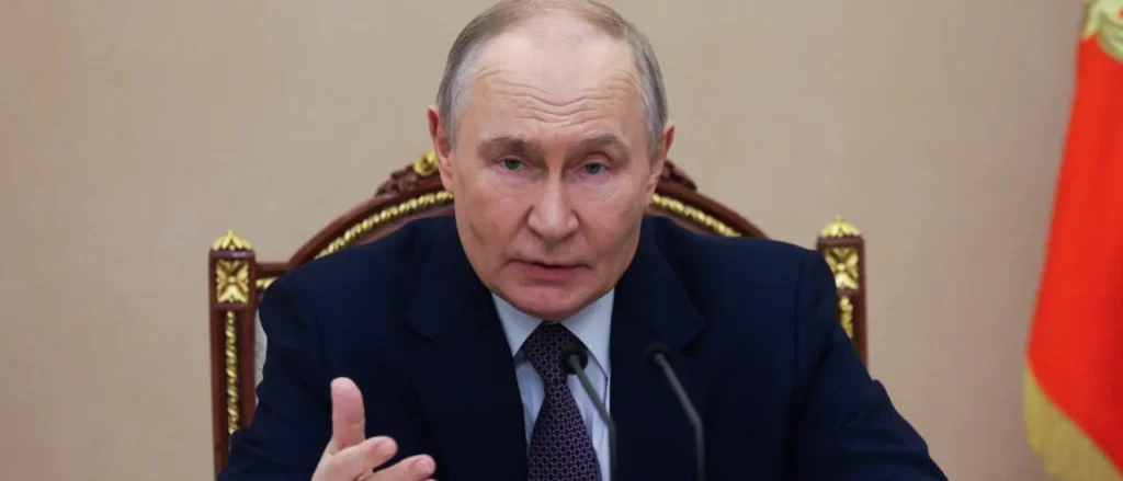 Russian Oil Set to Enter Global Markets as Sanctions Are Removed