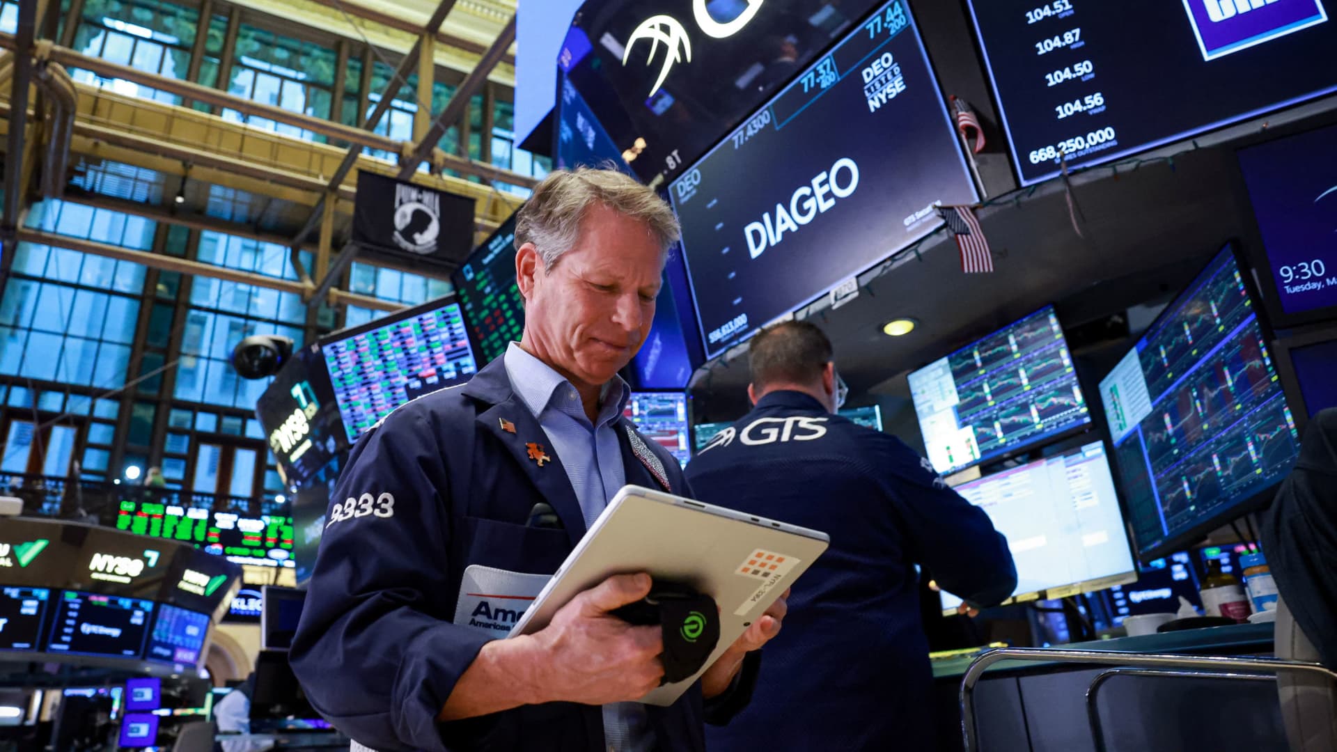 Stock futures remain steady as traders anticipate the Federal Reserve's interest rate decision: Live updates