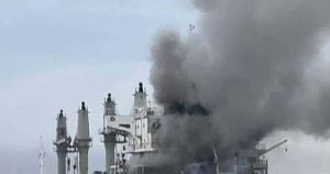 Stocks in the US Fall as Oil Surpasses $100 Amid Indications the Hormuz Crisis Could Continue