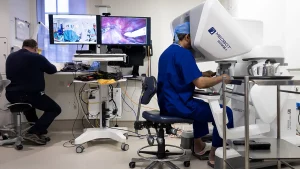 Surgeon in London treats prostate cancer from 1,500 miles away