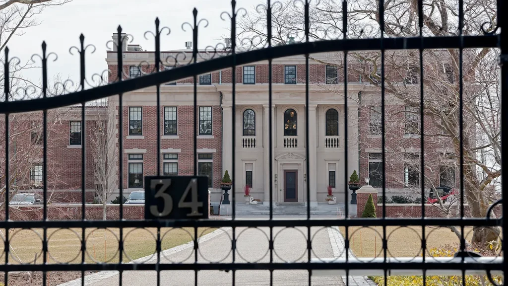 Suspect wanted for robbing mansion in Massachusetts and restraining housekeeper