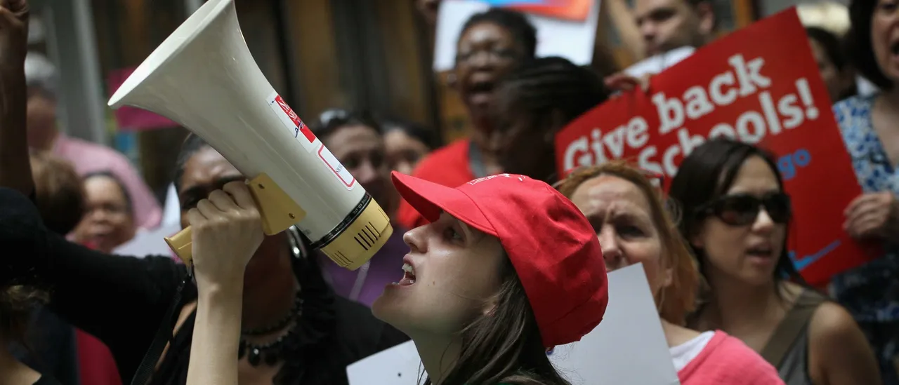 Teachers Union Seeks To Close School So Students Can Join Them In Protesting Trump