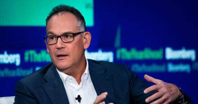 The Final Mogul Who Focused on His Own Affairs