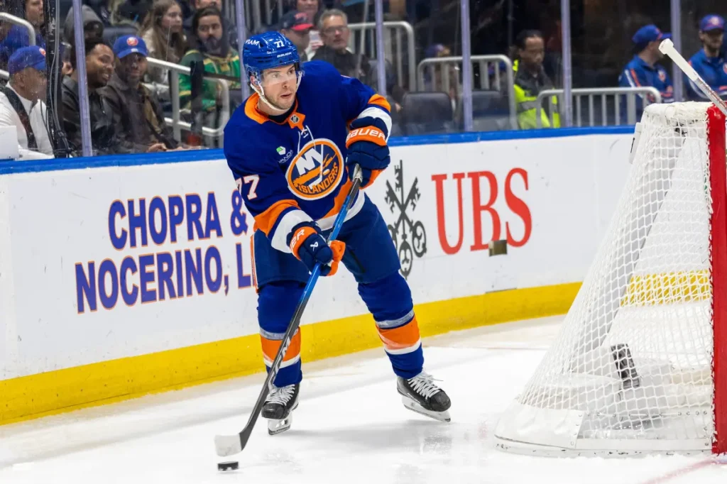 Tony DeAngelo sidelined for 1-2 weeks following Islanders loss in playoff run