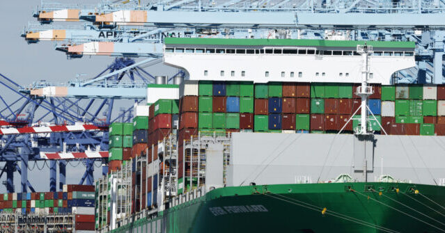 U.S. Current Account Deficit Decreased Significantly in the Fourth Quarter