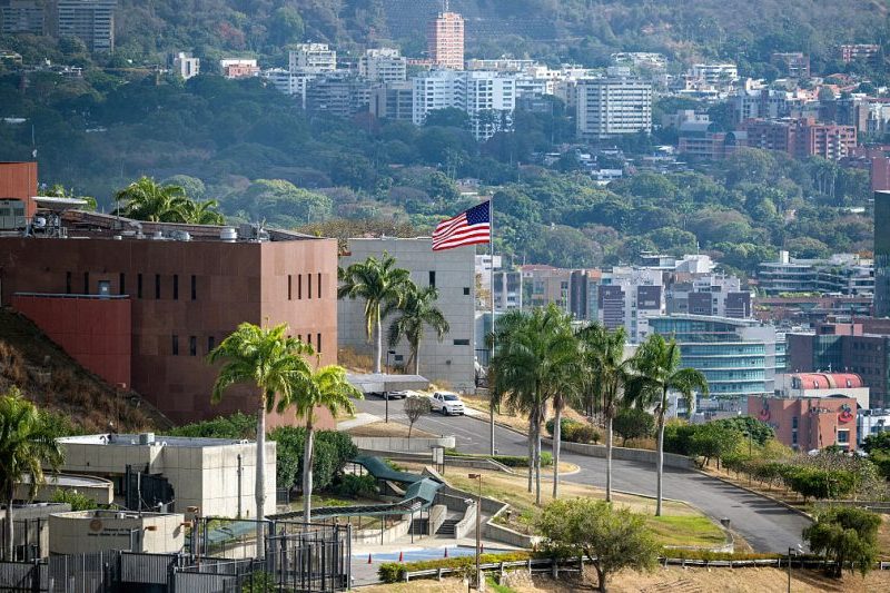 Venezuela: American flag returned to the U.S. Embassy in Caracas after seven years