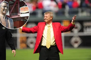 Wife of Phillies broadcaster Harry Kalas upset about team's new bar branding