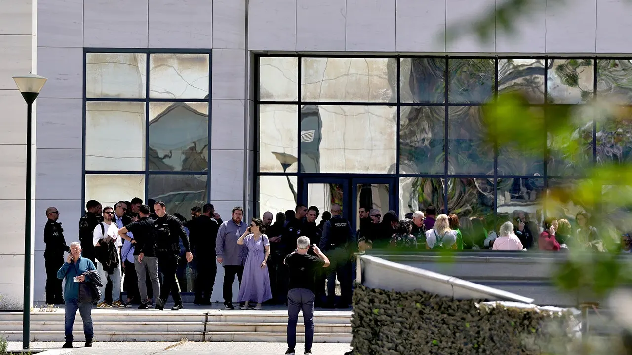 89-year-old shooter injures 4 in two government buildings in Athens before being apprehended