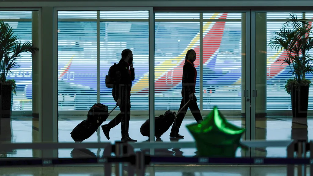 Airlines raise ticket prices and baggage fees as jet fuel costs rise due to the conflict in Iran