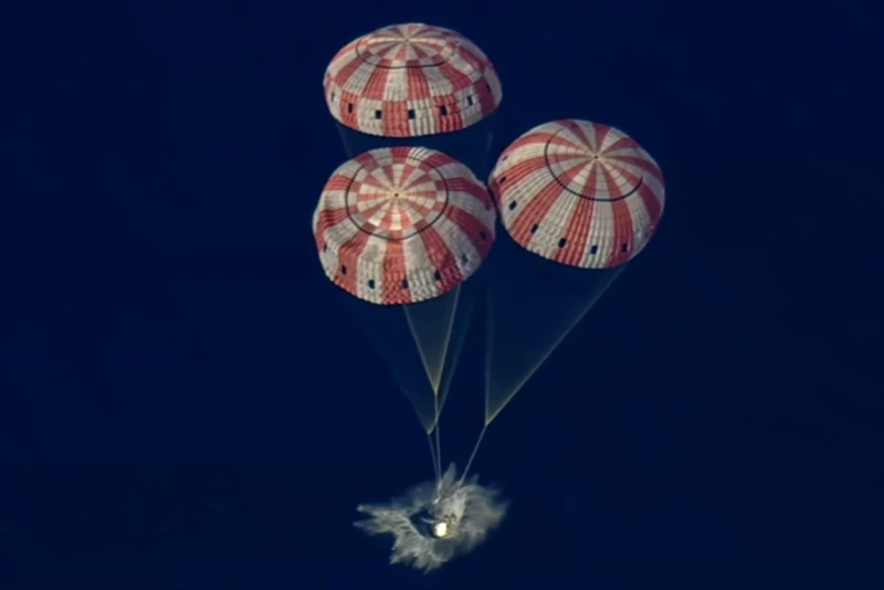 Artemis II lands in the sea near San Diego, completing its historic trip around the moon