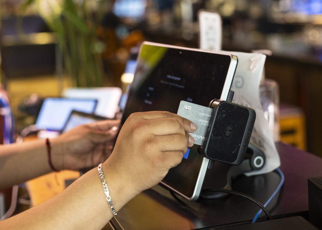 Authorities act to prevent disputed ban on credit card swipe fees in Illinois, aligning with banks in current legal dispute.