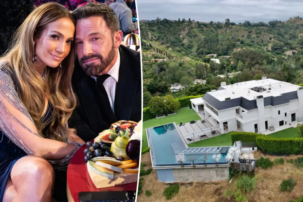 Ben Affleck gives Jennifer Lopez his share of their $60 million house as a gift, according to a report.