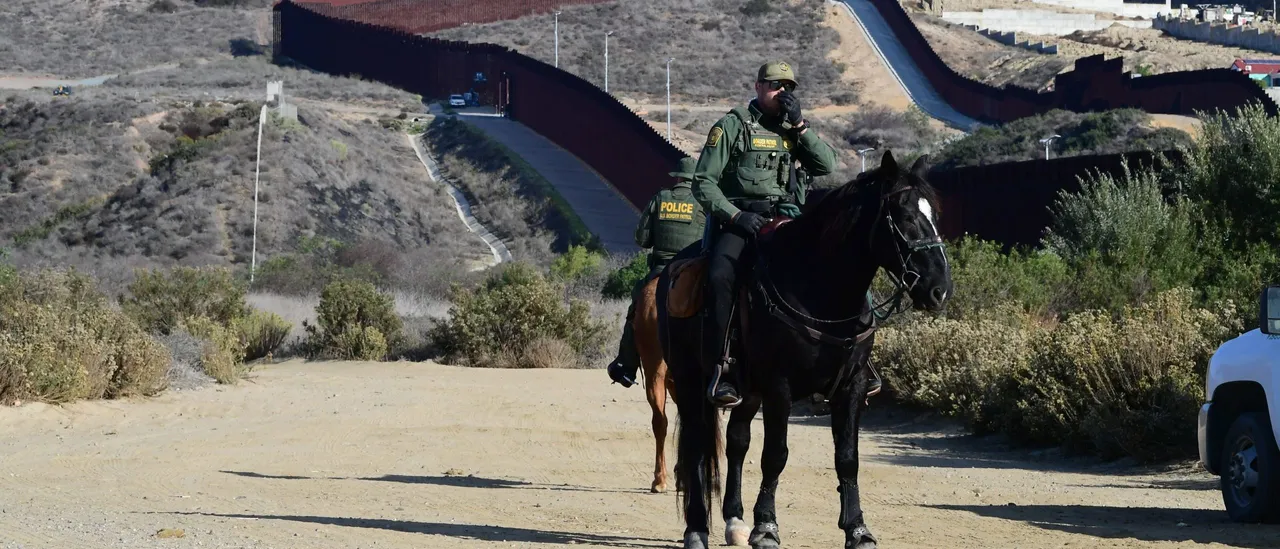 Border Officials Arrest Five Fugitives