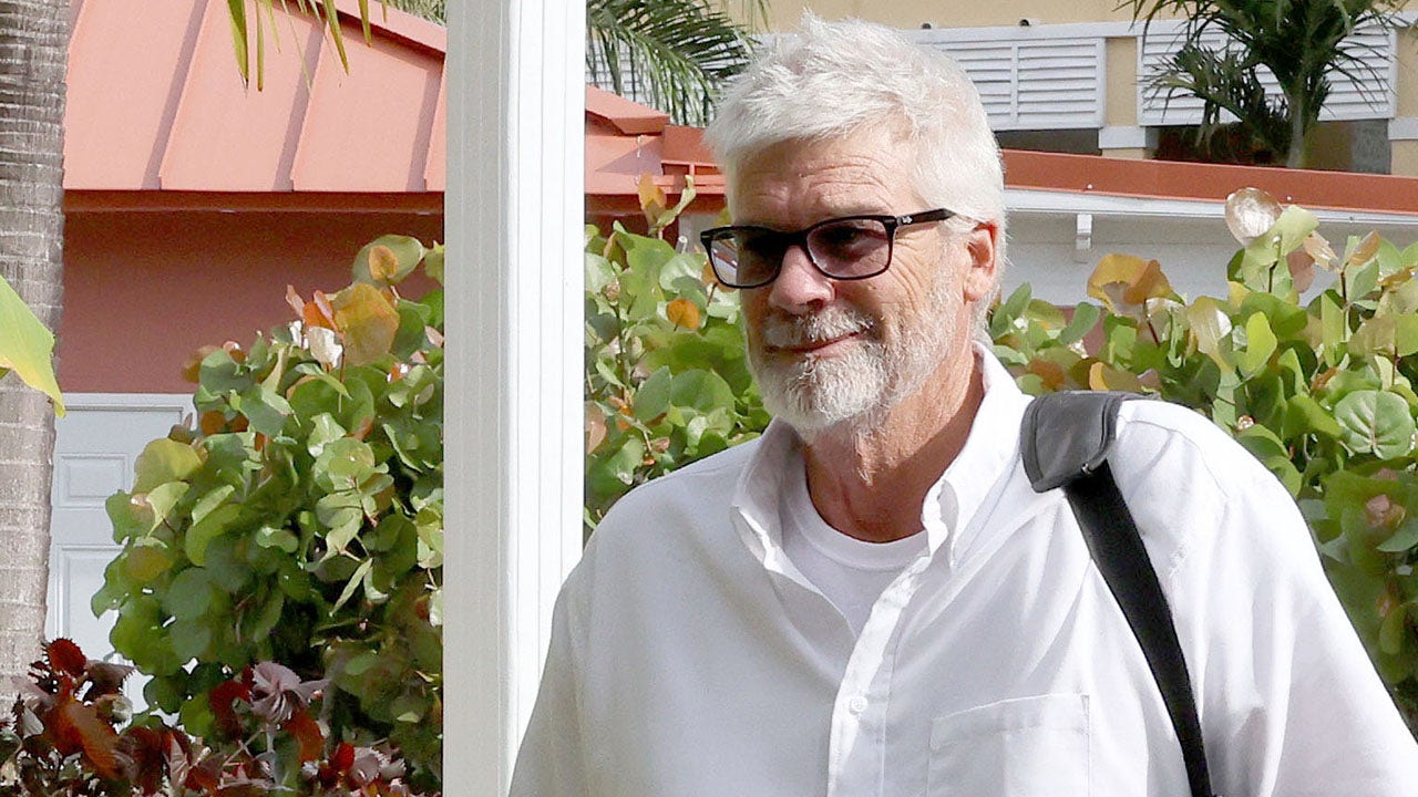 Brian Hooker continues his search for his missing wife Lynette in the Bahamas.