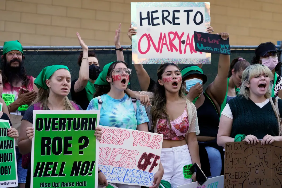 California Democrats plan to allow nurses to conduct late-term abortions.