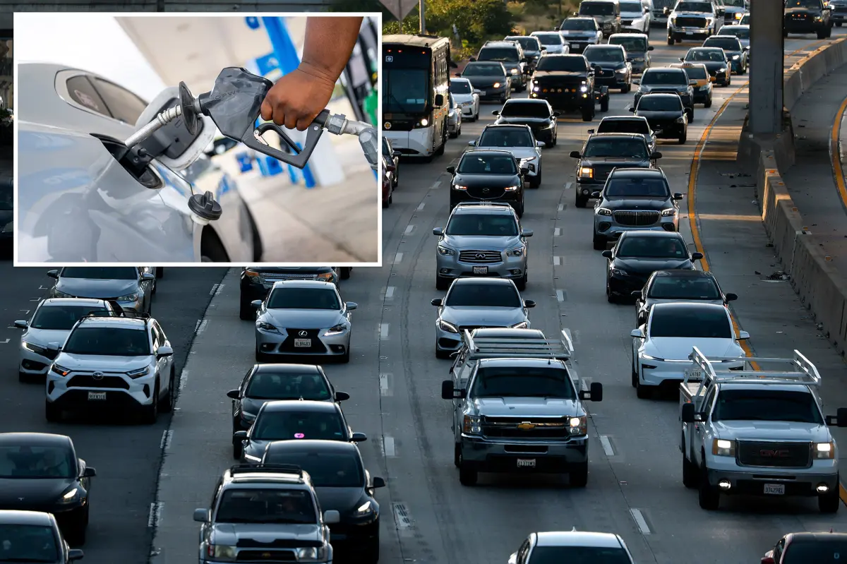 Car manufacturers' association calls on government to eliminate gas tax and implement a vehicle weight charge.