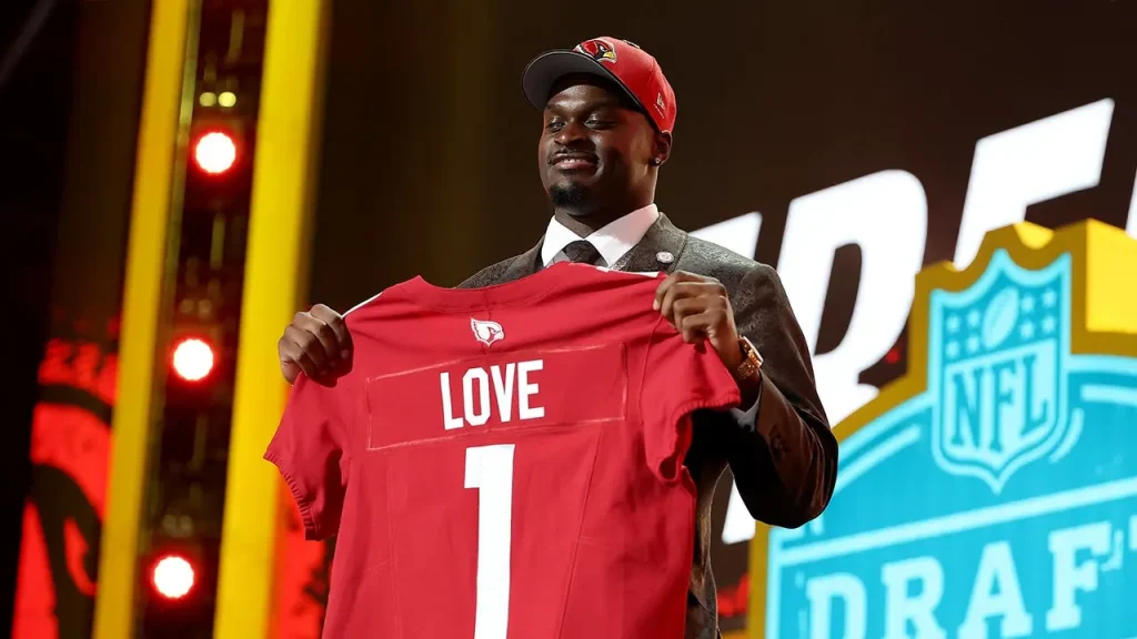 Cardinals choose Notre Dame running back Jeremiyah Love with the third pick in the 2026 draft