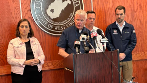 Chemical spill at West Virginia refinery results in 2 deaths and 21 injuries