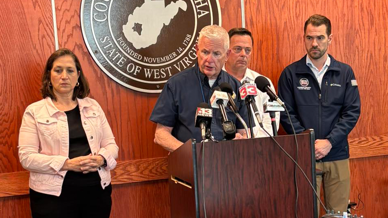 Chemical spill at West Virginia refinery results in 2 deaths and 21 injuries