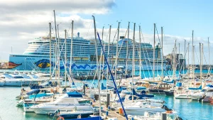 Child admitted to the hospital after falling on a cruise ship in Funchal, Madeira