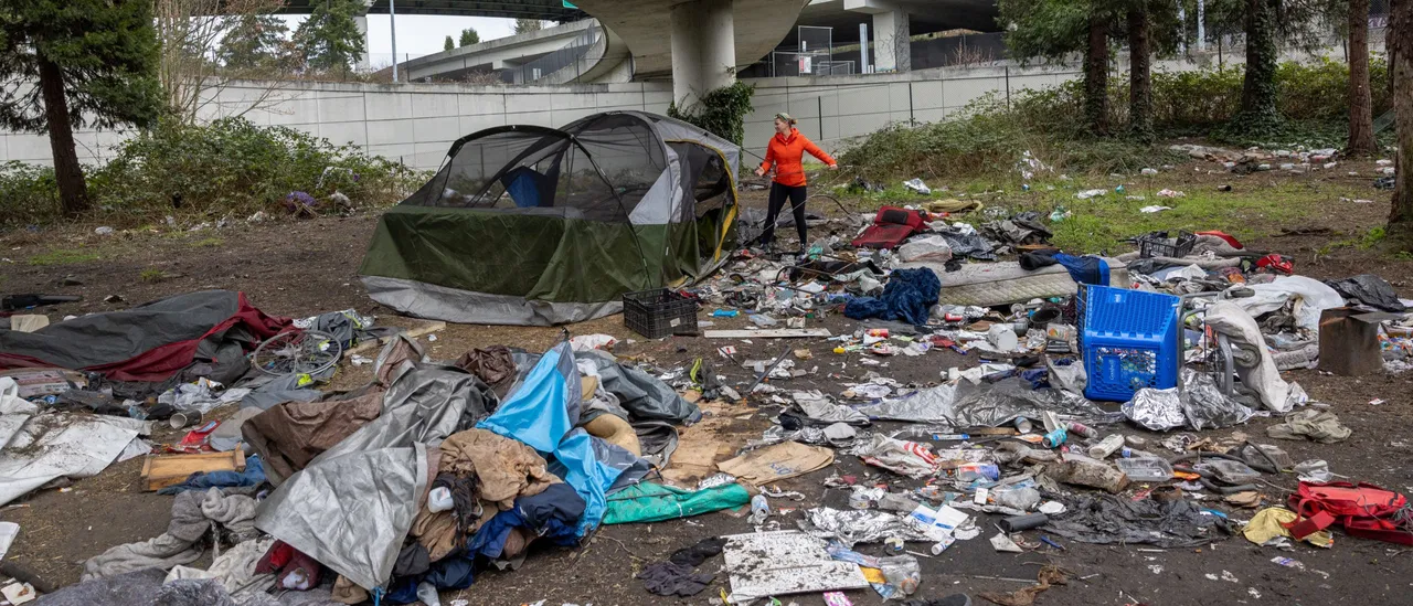 City Removes Trash and Needles in Preparation for Incoming Tourists