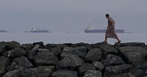 Confused U.N. Postpones Vote on Military Action to Safeguard Hormuz Shipping