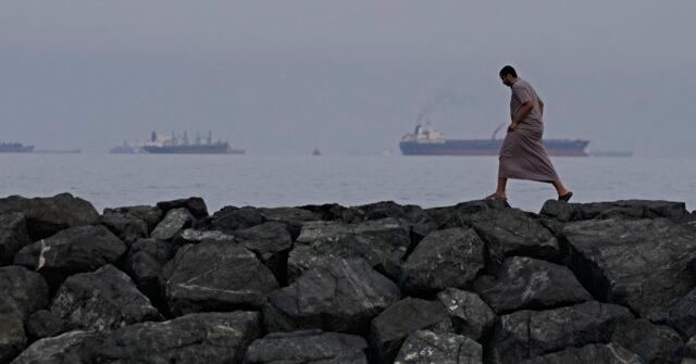 Confused U.N. Postpones Vote on Military Action to Safeguard Hormuz Shipping