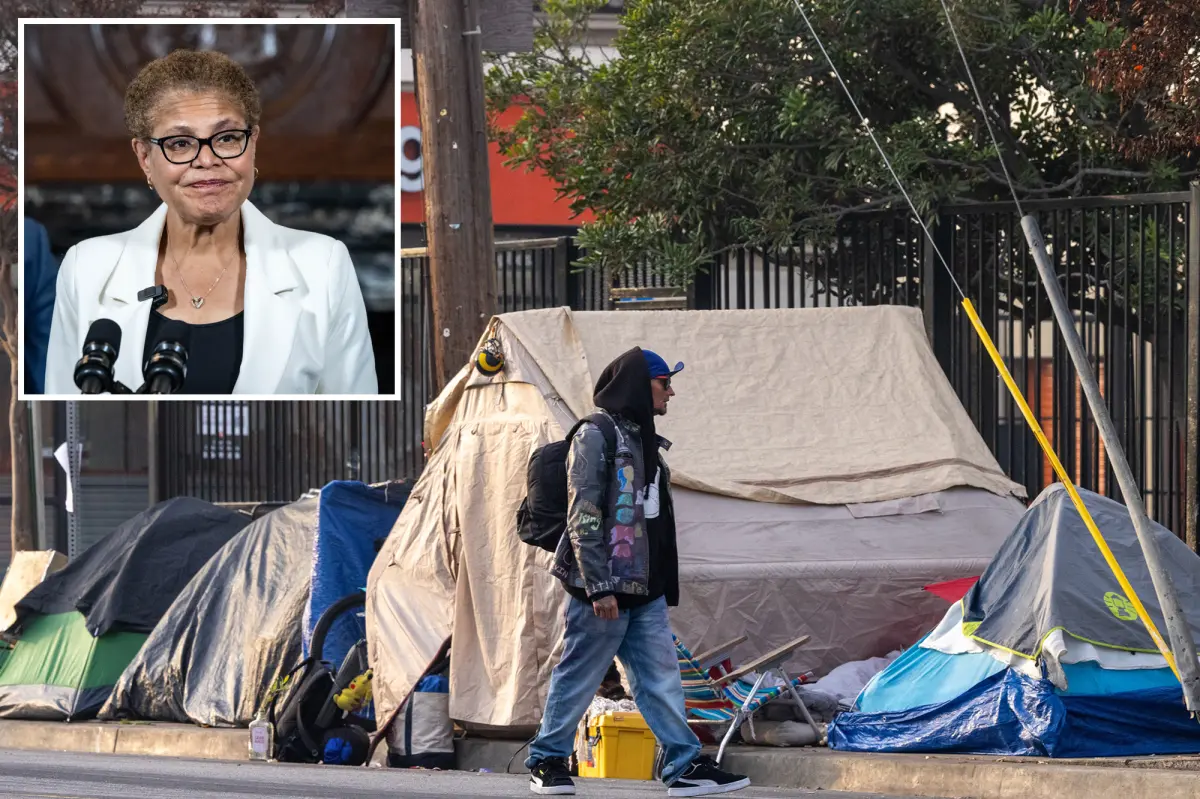 Disgruntled Venice Beach residents ridicule the City's effort to address homelessness