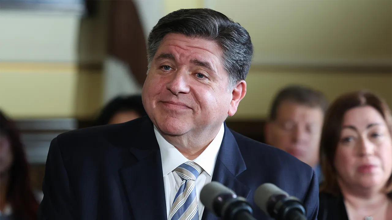Documents reveal that Illinois officials let go of over 400 immigrants wanted by ICE.
