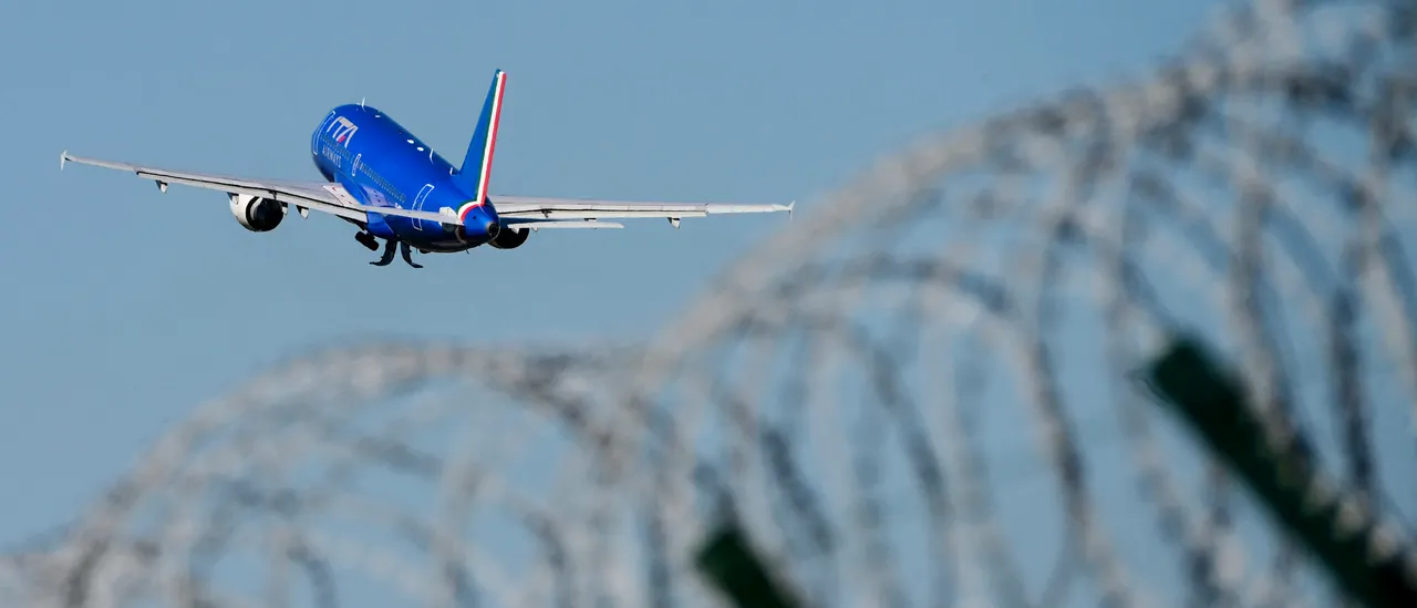 EU Airports Warn of Certain Jet Fuel Shortages If Strait of Hormuz Remains Closed