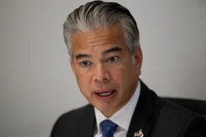 Express gratitude to ICE for detaining the relative of an Iranian general