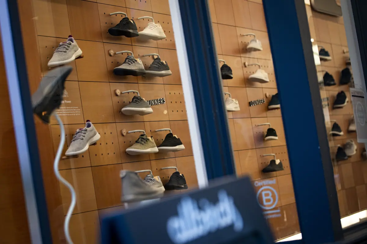 Fashionable sneaker brand Allbirds, previously valued at $4B, sells its assets for a minimal amount