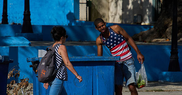 Fidel Castro's 'Influencer' Grandson Complains on Instagram: 'We Live in a Circus'