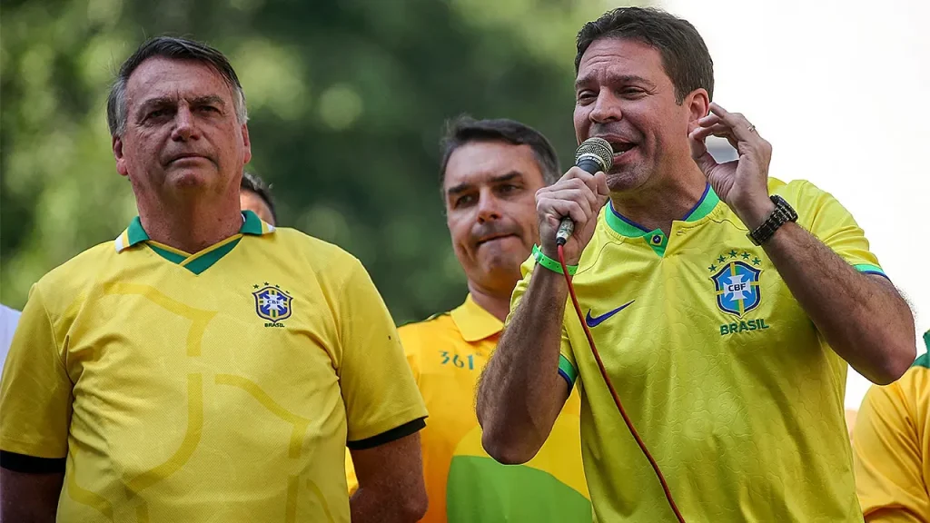 Former intelligence chief of Bolsonaro taken into custody by ICE in Florida