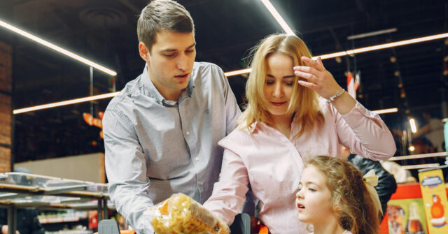 Gallup Poll: Living Costs Are the Main Financial Concern for Americans