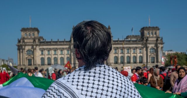 Germany's Population: More than One in Four Have a 'Migration Background'