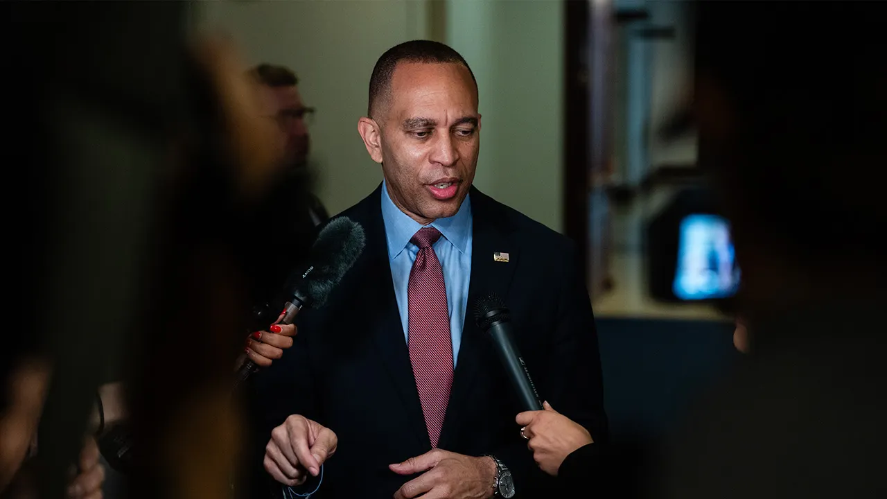 Hakeem Jeffries surprised by a child's question regarding Democrats