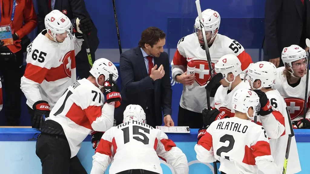 Hockey coach acknowledges using false COVID vaccine card during Beijing Games