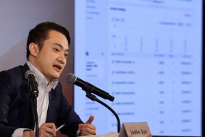 Investor Justin Sun alleges that Trump's cryptocurrency project secretly implemented a tool to freeze user assets.