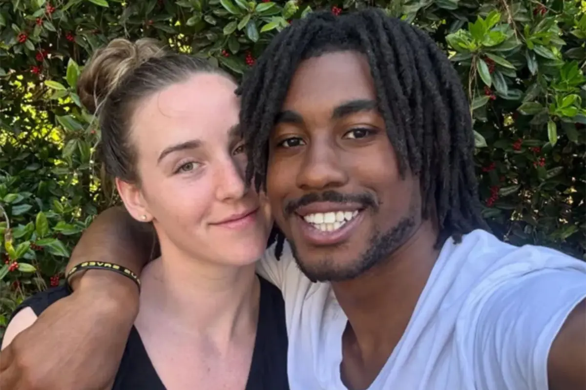 Jaden Ivey shares a picture with his wife after claiming she left him.