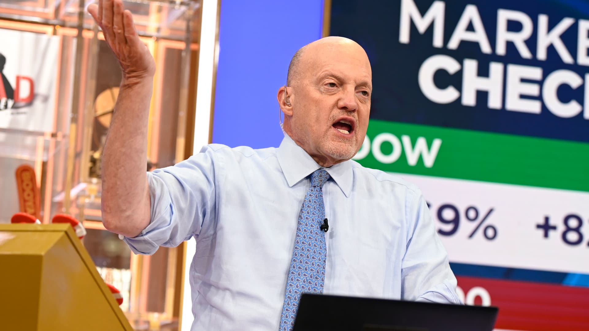 Jim Cramer discusses the market's significant rally and important factors to consider in the upcoming earnings week