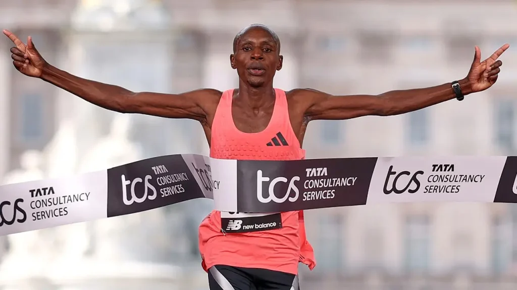 Kenyan athlete Sabastian Sawe sets a new world record in the marathon in London.
