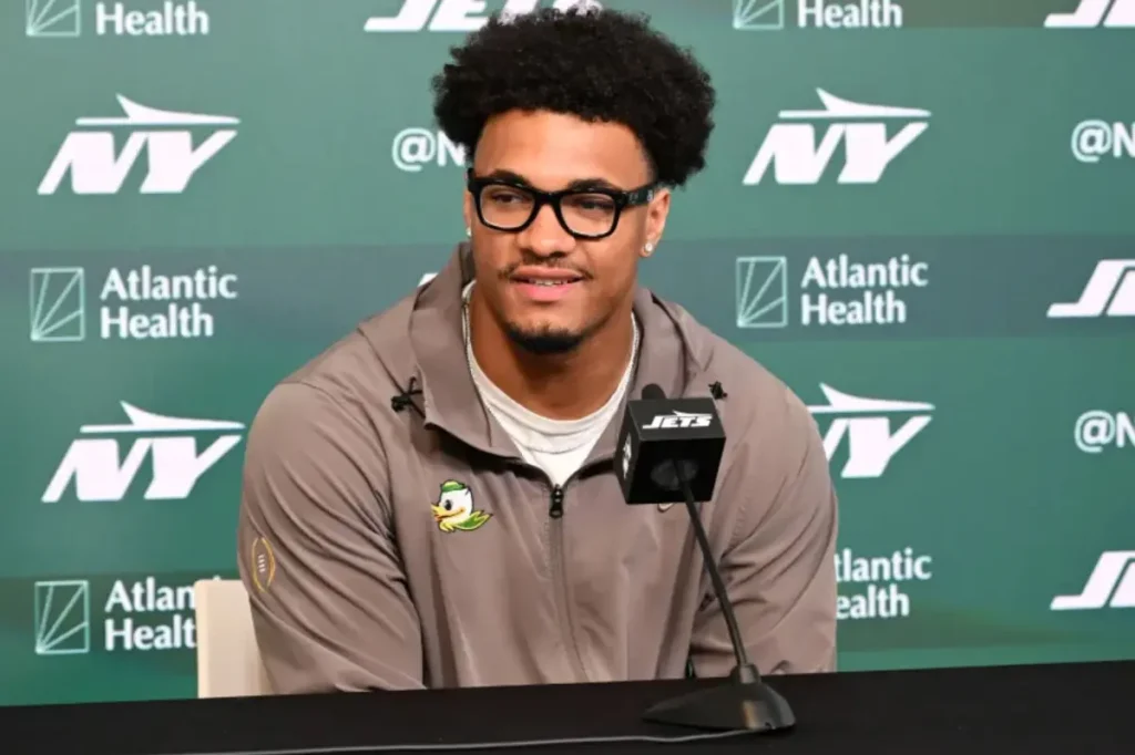 Kenyon Sadiq's reaction to Shedeur Sanders getting pranked created 'fear' among the Jets