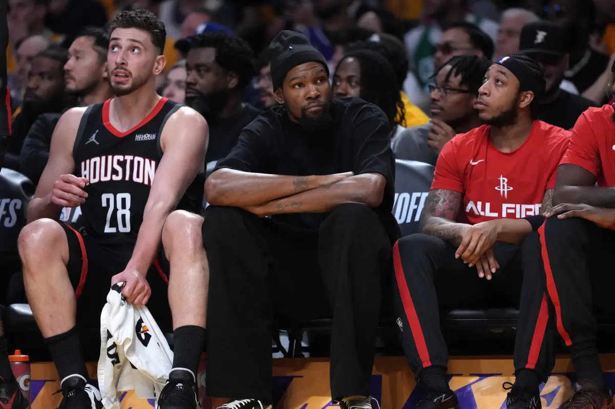 Kevin Durant's intense interaction with a Lakers fan gains attention during Rockets' Game 1 defeat