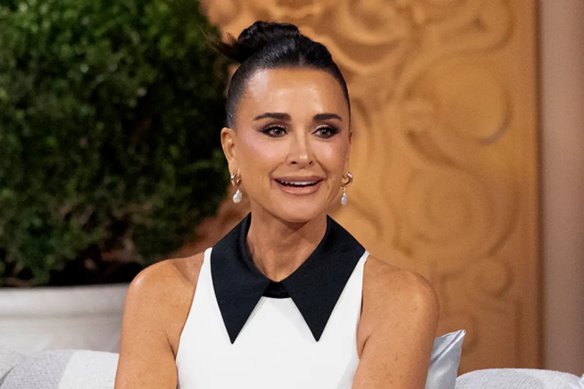 Kyle Richards discusses her beauty look for the 'RHOBH' reunion