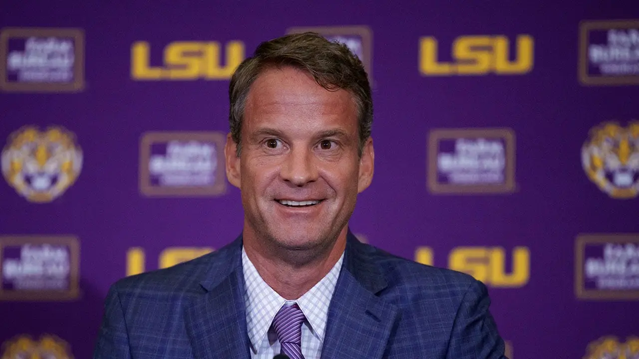 Lane Kiffin's attempt to tease two former teams he left doesn't go well.