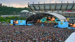 Large turnout at the NFL Draft in Pittsburgh: PHOTOS