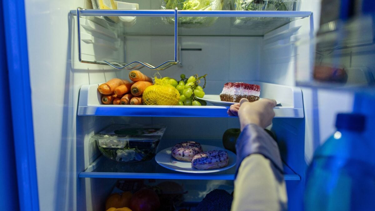 Late night snacks may not be good for your gut, research shows.