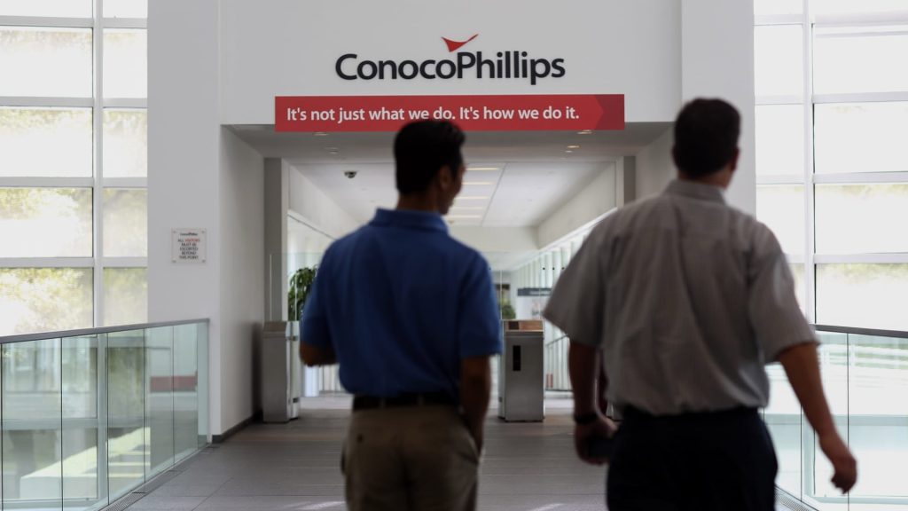 Leading Wall Street experts select these 3 dividend stocks for steady income